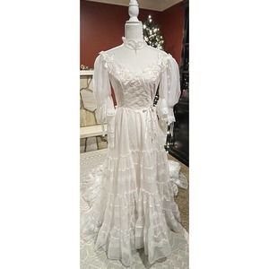 bridallure Women’s SZ 6. VTG White Pink Lace High Neck Long Sleeve Wedding Dress